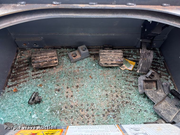 image for item YA4013 2024 Takeuchi TL6R tracked skid steer loader