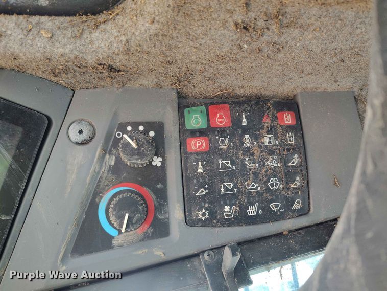image for item YA4046 2024 John Deere 335 P-Tier tracked skid steer loader
