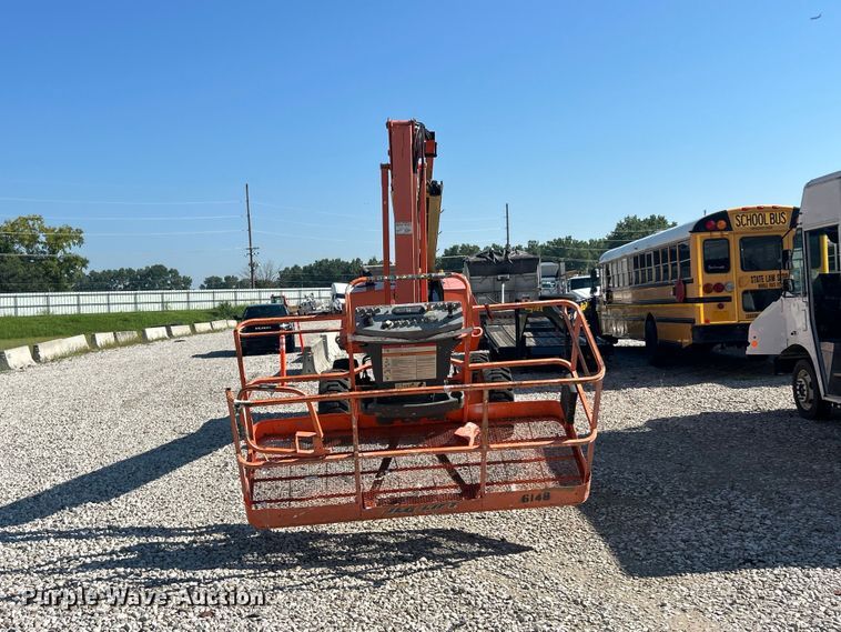 image for item YA4100 2008 JLG 660SJ boom lift