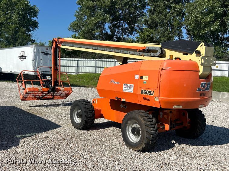 image for item YA4100 2008 JLG 660SJ boom lift