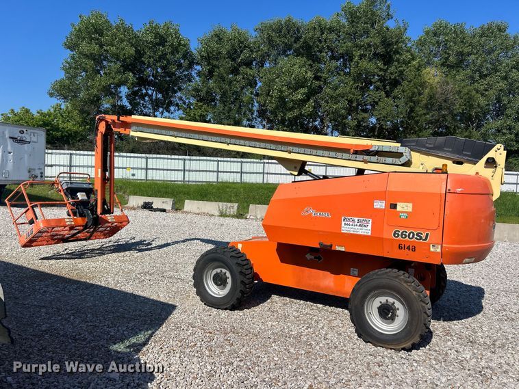 image for item YA4100 2008 JLG 660SJ boom lift
