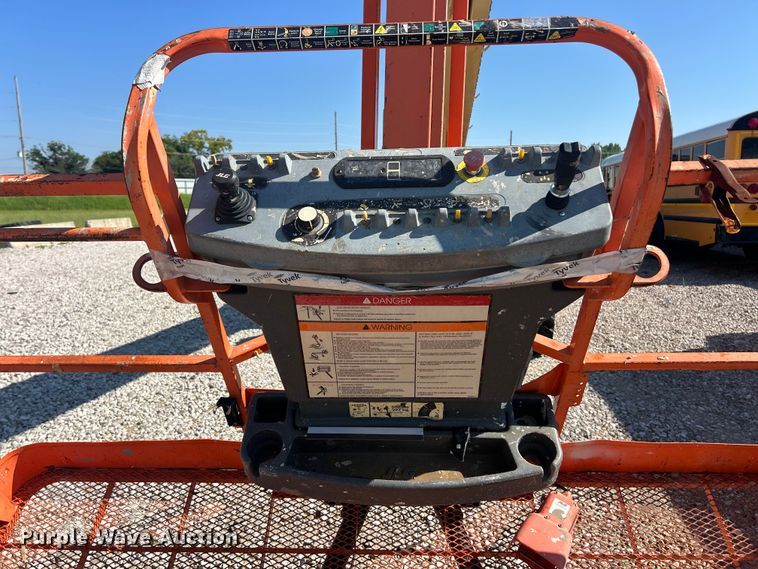 image for item YA4100 2008 JLG 660SJ boom lift