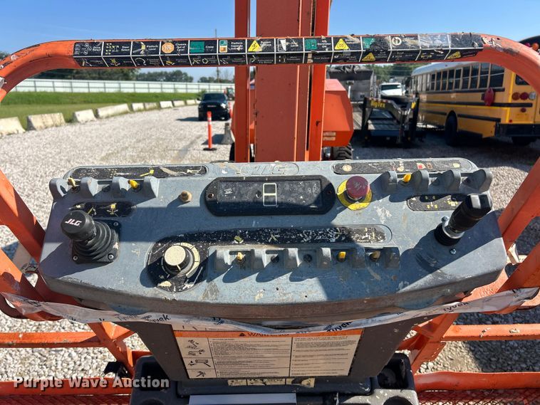 image for item YA4100 2008 JLG 660SJ boom lift
