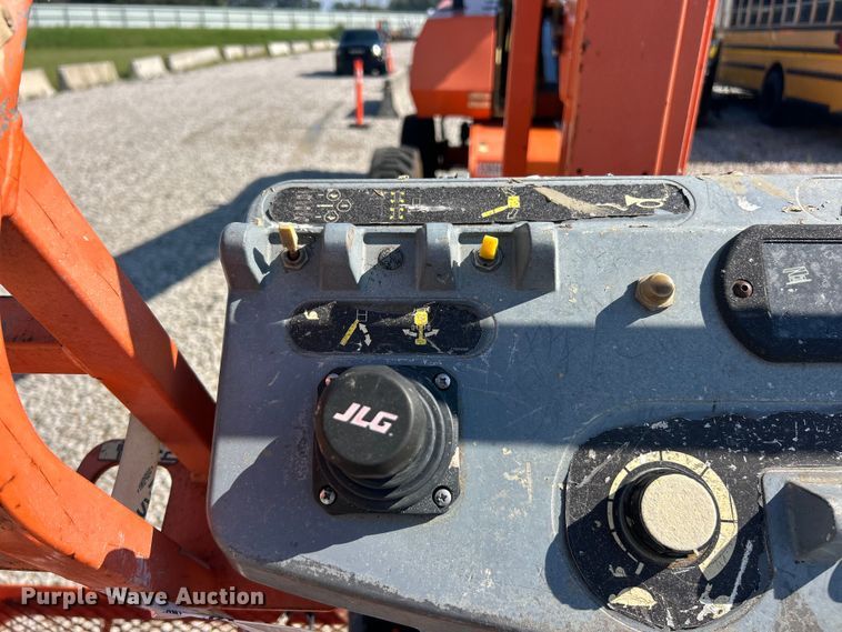 image for item YA4100 2008 JLG 660SJ boom lift