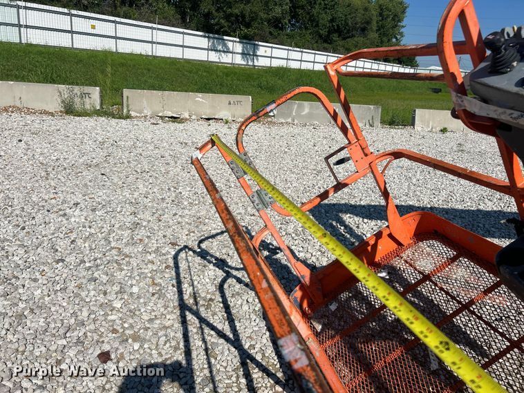 image for item YA4100 2008 JLG 660SJ boom lift