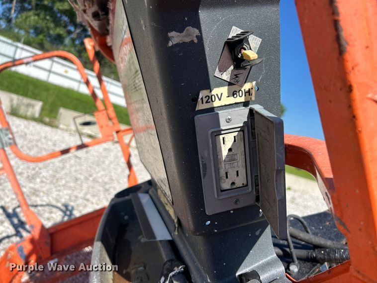 image for item YA4100 2008 JLG 660SJ boom lift