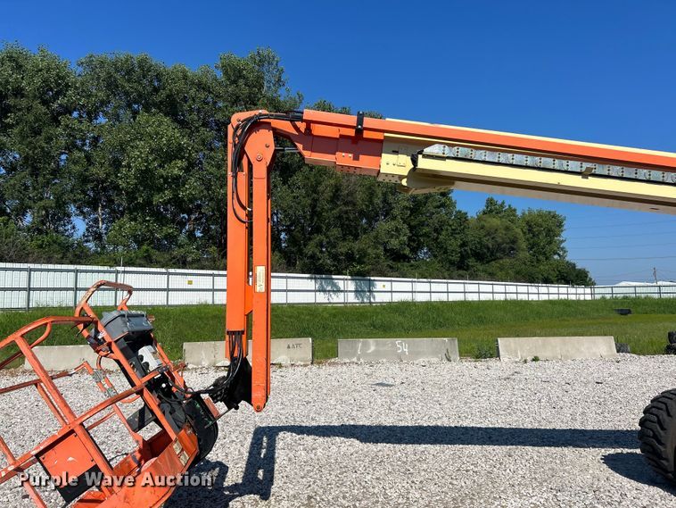 image for item YA4100 2008 JLG 660SJ boom lift