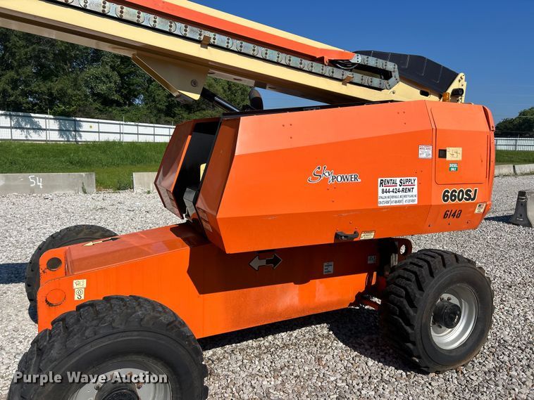 image for item YA4100 2008 JLG 660SJ boom lift