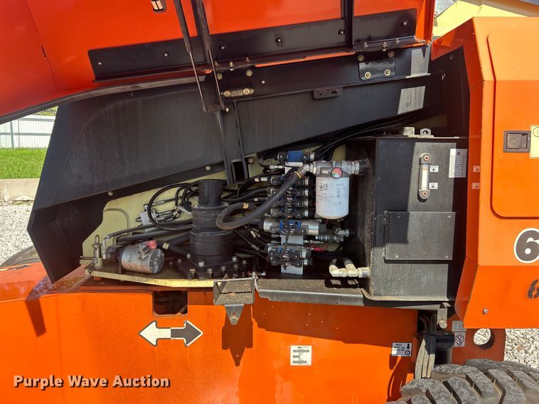 image for item YA4100 2008 JLG 660SJ boom lift