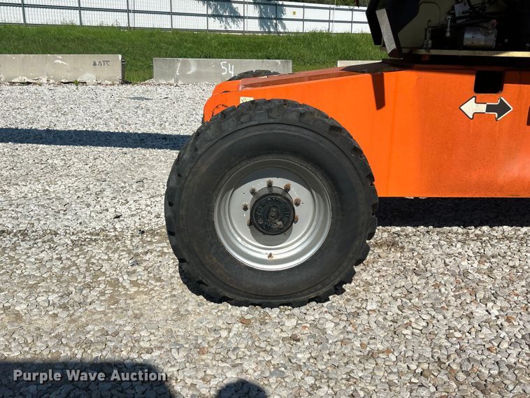 image for item YA4100 2008 JLG 660SJ boom lift