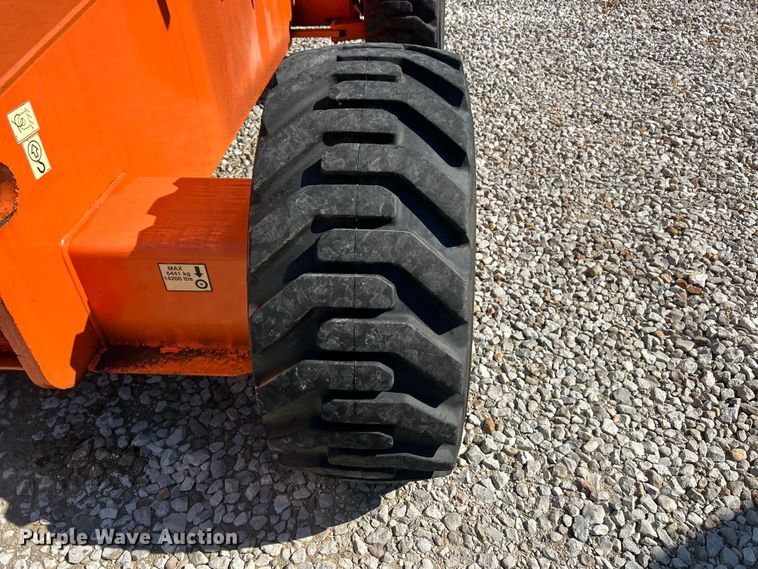 image for item YA4100 2008 JLG 660SJ boom lift