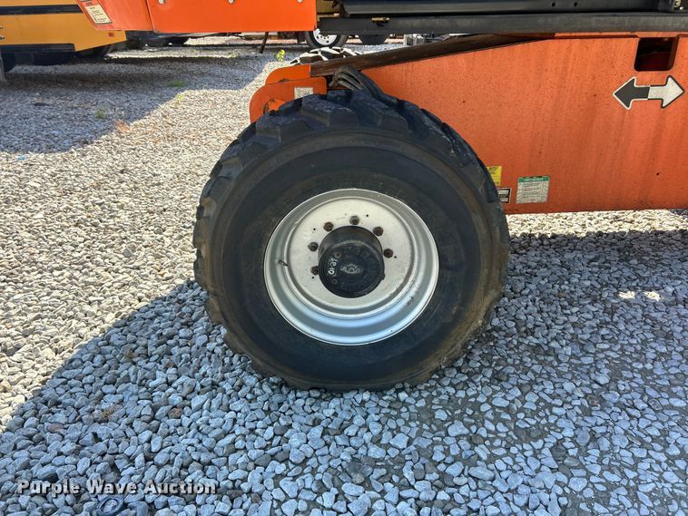 image for item YA4100 2008 JLG 660SJ boom lift