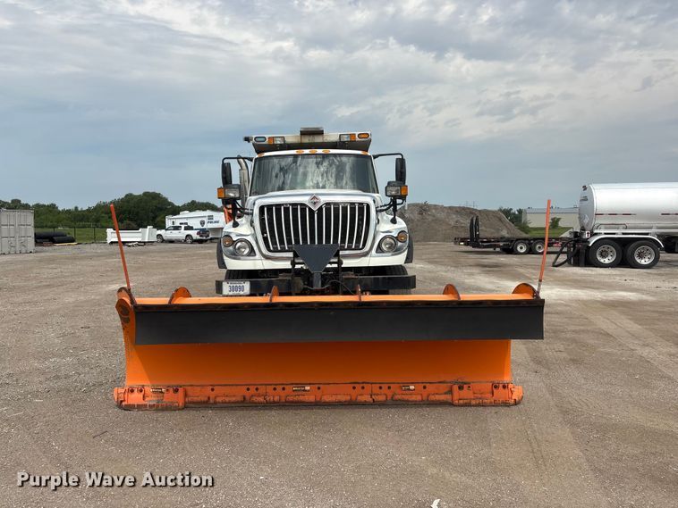 image for item DO5274 2013 International Workstar 7600 dump truck