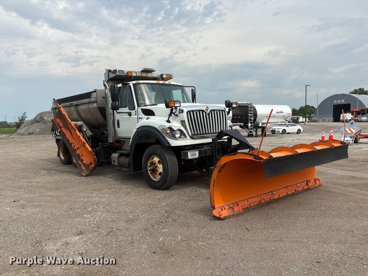 image for item DO5274 2013 International Workstar 7600 dump truck