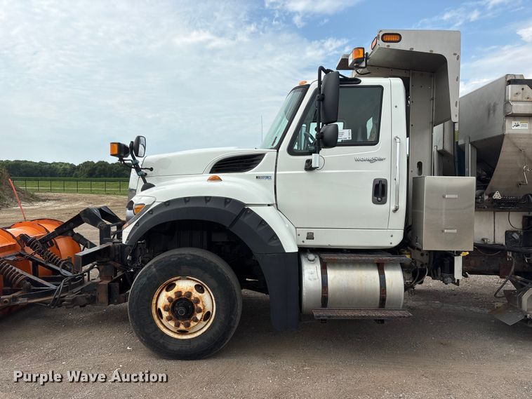 image for item DO5274 2013 International Workstar 7600 dump truck