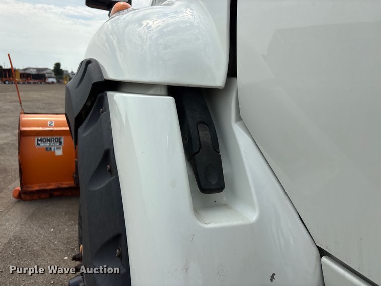 image for item DO5274 2013 International Workstar 7600 dump truck