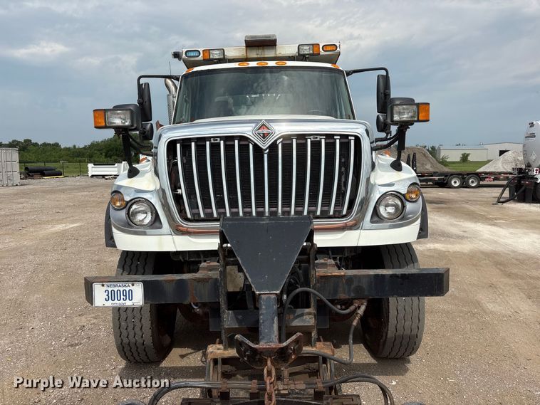 image for item DO5274 2013 International Workstar 7600 dump truck