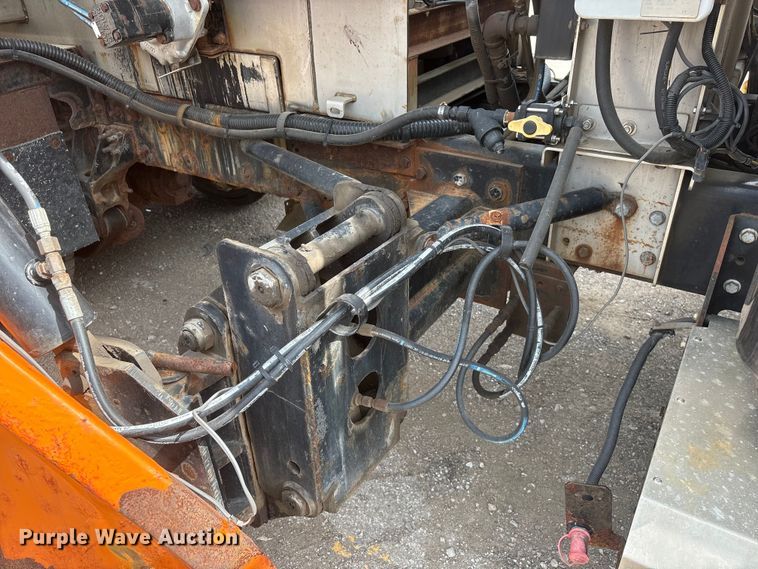 image for item DO5274 2013 International Workstar 7600 dump truck