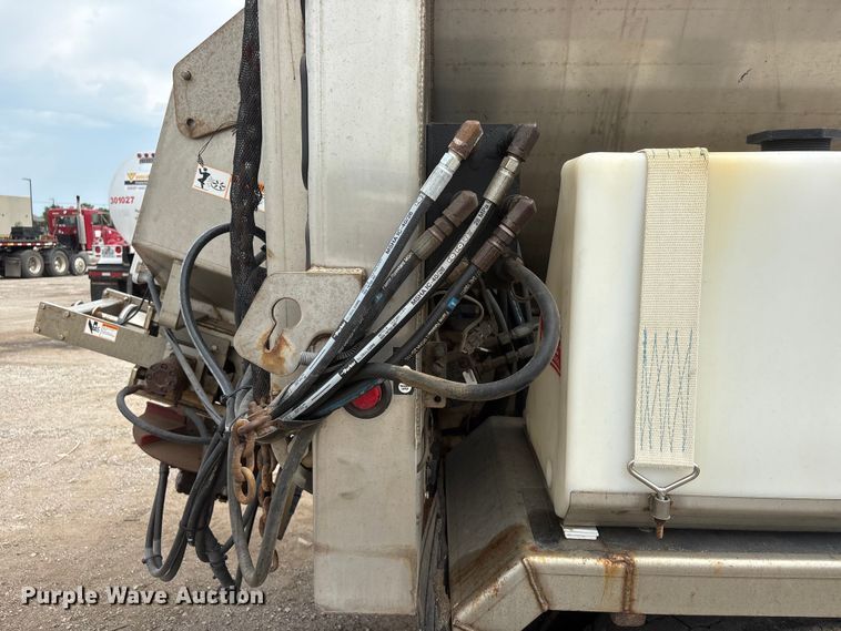 image for item DO5274 2013 International Workstar 7600 dump truck