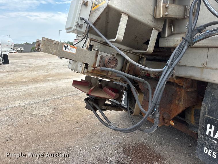 image for item DO5274 2013 International Workstar 7600 dump truck