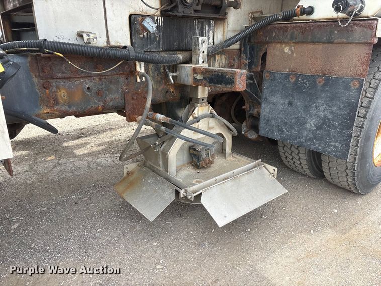image for item DO5274 2013 International Workstar 7600 dump truck