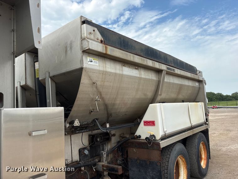 image for item DO5274 2013 International Workstar 7600 dump truck