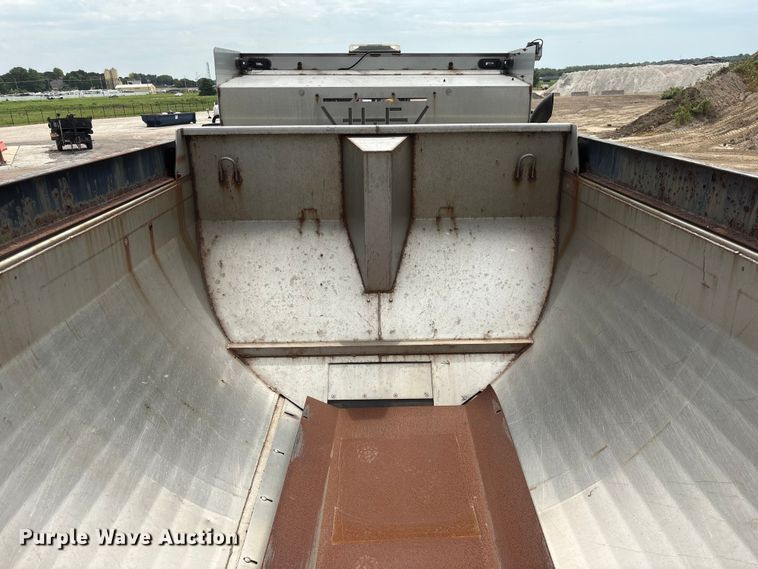 image for item DO5274 2013 International Workstar 7600 dump truck