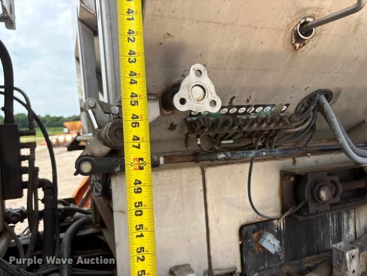 image for item DO5274 2013 International Workstar 7600 dump truck