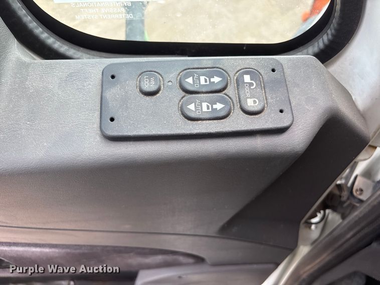 image for item DO5274 2013 International Workstar 7600 dump truck