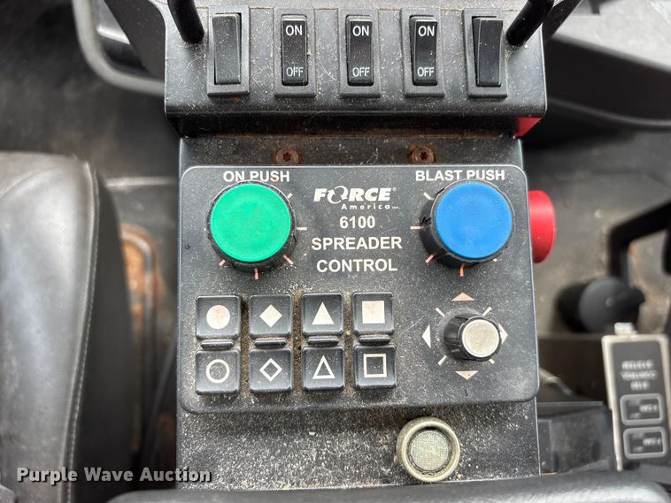 image for item DO5274 2013 International Workstar 7600 dump truck
