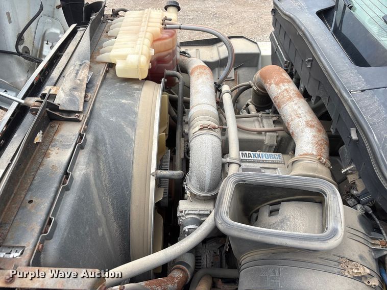 image for item DO5274 2013 International Workstar 7600 dump truck
