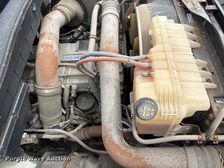 image for item DO5274 2013 International Workstar 7600 dump truck