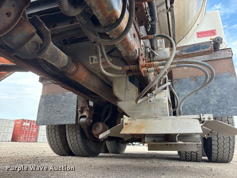 image for item DO5274 2013 International Workstar 7600 dump truck