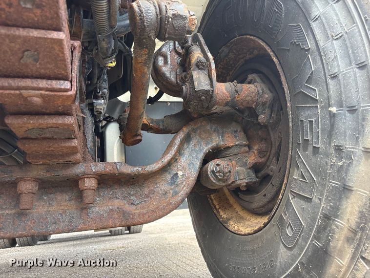 image for item DO5274 2013 International Workstar 7600 dump truck