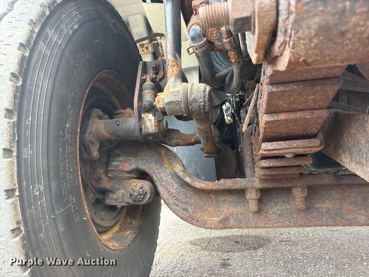 image for item DO5274 2013 International Workstar 7600 dump truck