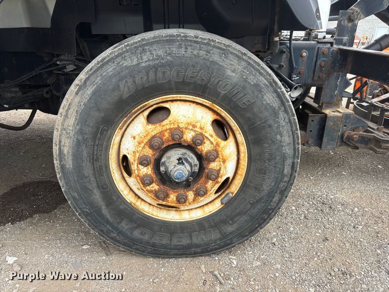 image for item DO5274 2013 International Workstar 7600 dump truck