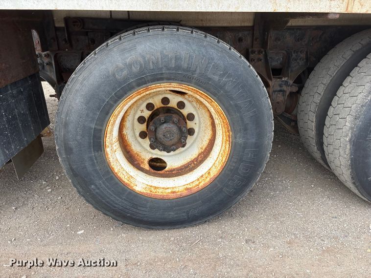 image for item DO5274 2013 International Workstar 7600 dump truck