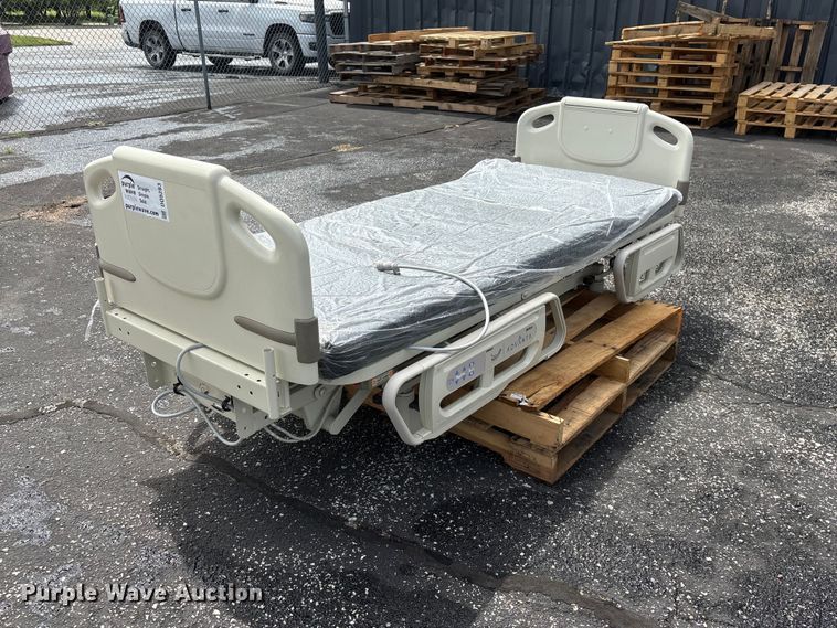 image for item DO5283 Hill-Rom Advanta P1600 hospital bed