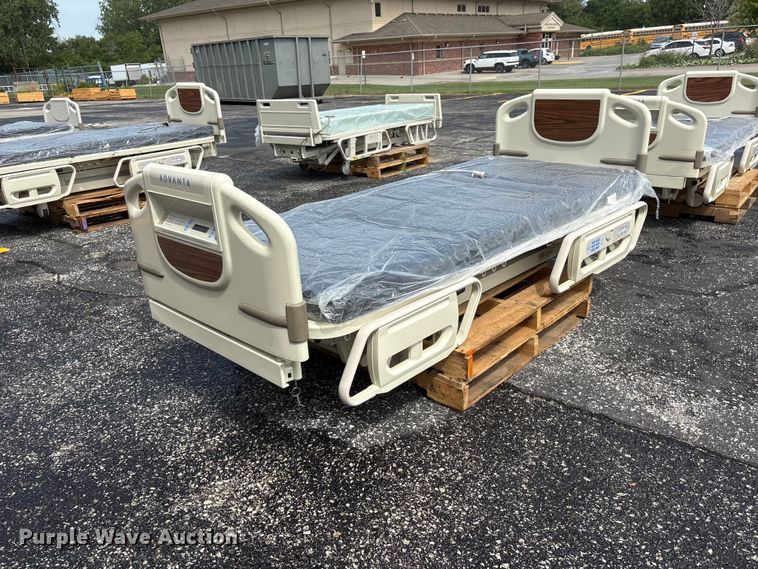 image for item DO5283 Hill-Rom Advanta P1600 hospital bed