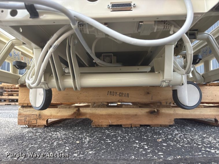 image for item DO5283 Hill-Rom Advanta P1600 hospital bed