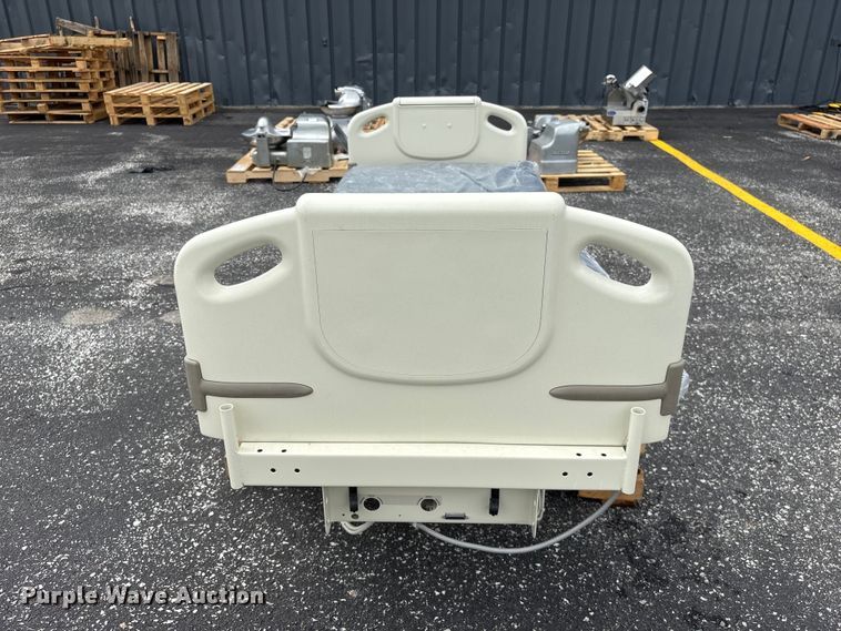 image for item DO5284 Hill-Rom Advanta P1600 hospital bed