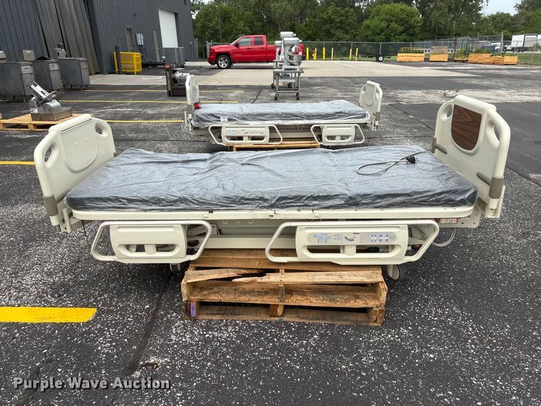 image for item DO5284 Hill-Rom Advanta P1600 hospital bed