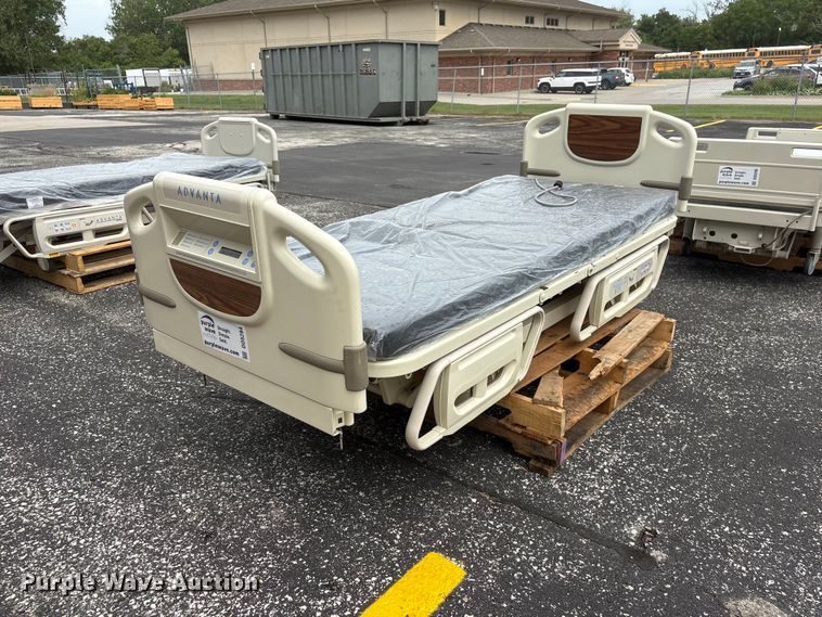 image for item DO5284 Hill-Rom Advanta P1600 hospital bed