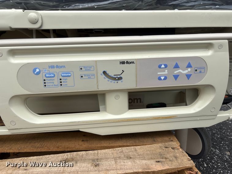 image for item DO5284 Hill-Rom Advanta P1600 hospital bed
