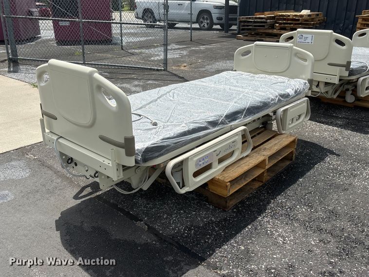 image for item DO5294 Hill-Rom Advanta P1600 hospital bed