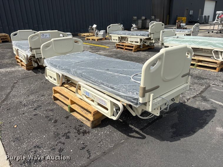 image for item DO5294 Hill-Rom Advanta P1600 hospital bed