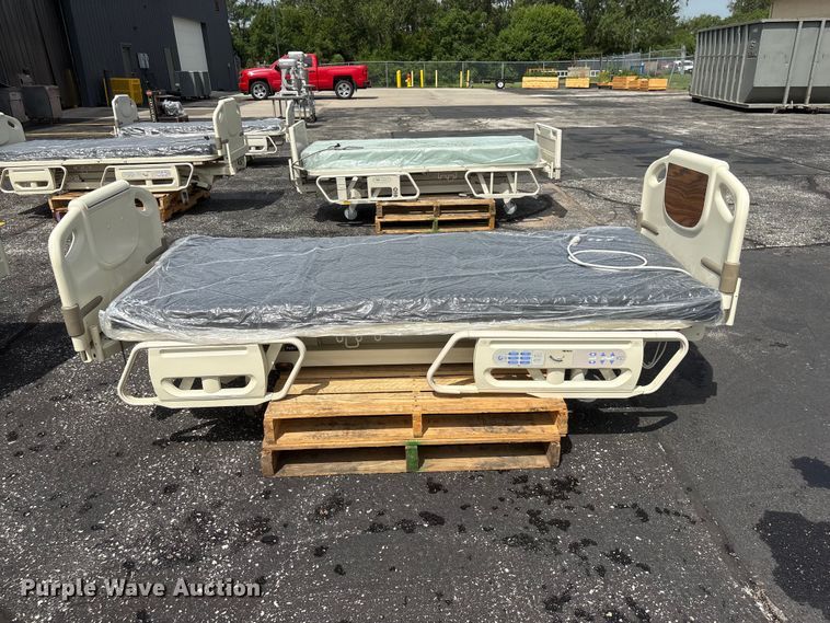 image for item DO5294 Hill-Rom Advanta P1600 hospital bed