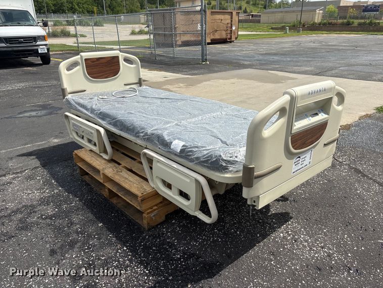 image for item DO5294 Hill-Rom Advanta P1600 hospital bed