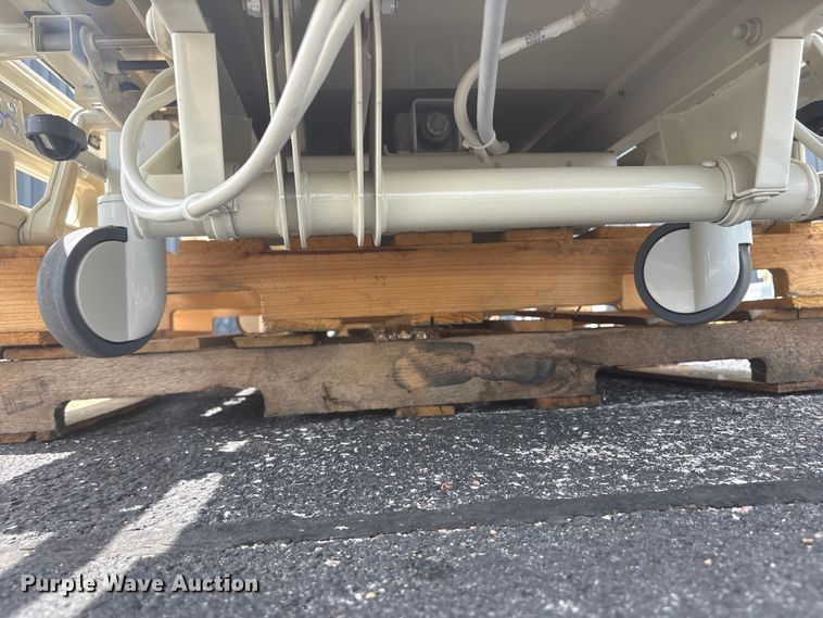 image for item DO5294 Hill-Rom Advanta P1600 hospital bed