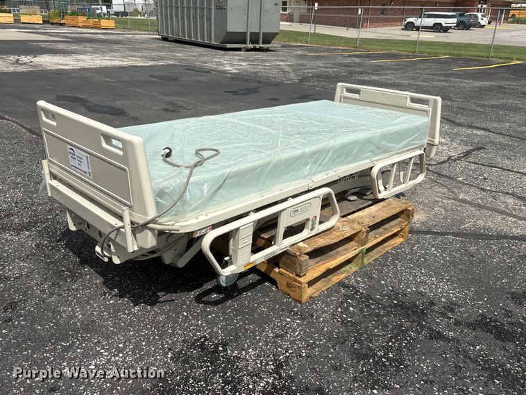 image for item DO5295 Hill-Rom Advance 1000 hospital bed